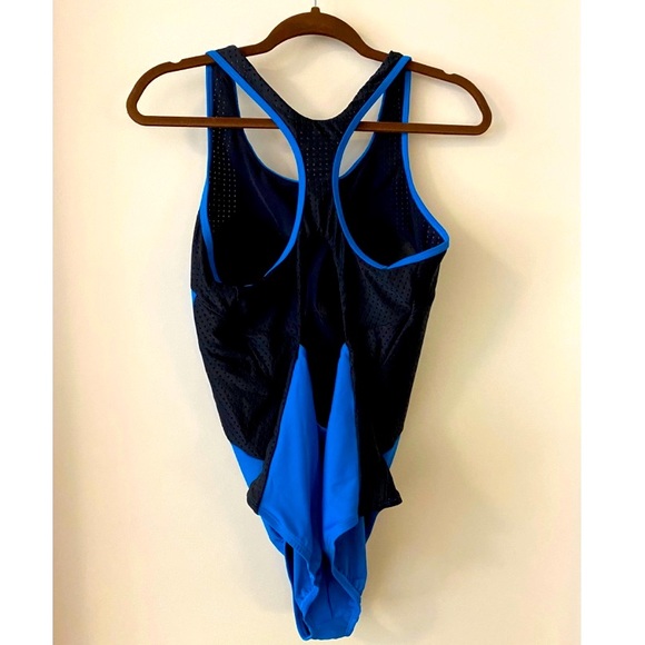 Size XL Nike Hydralock Swimsuit - Picture 2 of 7